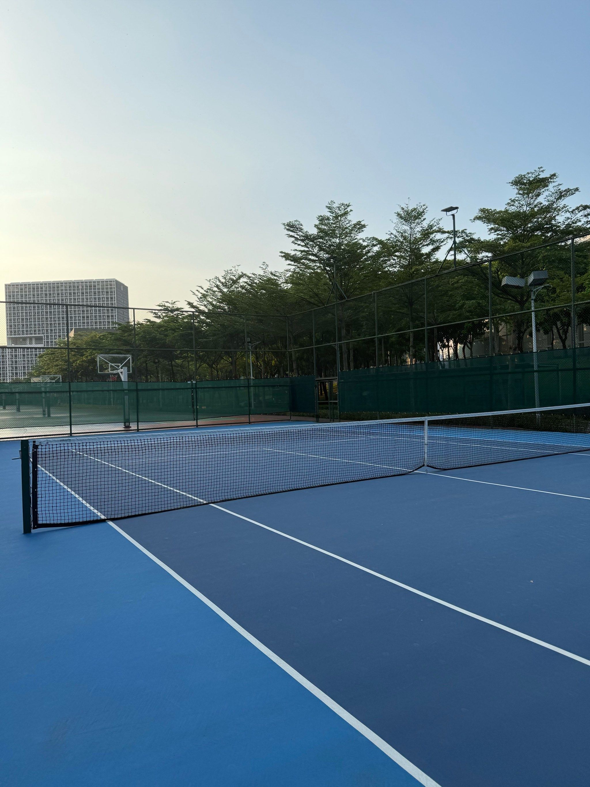 现出无与伦 现出无与伦